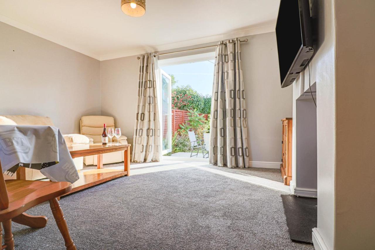 Beautiful 3 Bedroom Home, 10 Minutes Walk To Beach. Cleethorpes Dış mekan fotoğraf