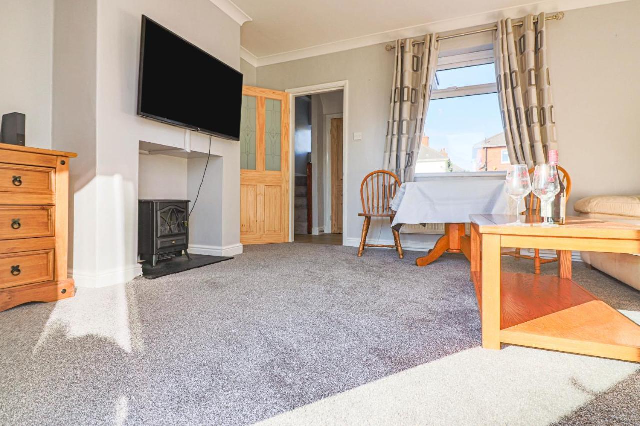 Beautiful 3 Bedroom Home, 10 Minutes Walk To Beach. Cleethorpes Dış mekan fotoğraf